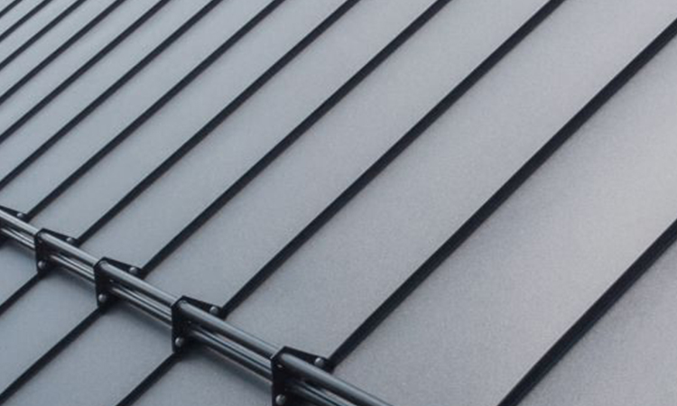 Standing seam roofing panels